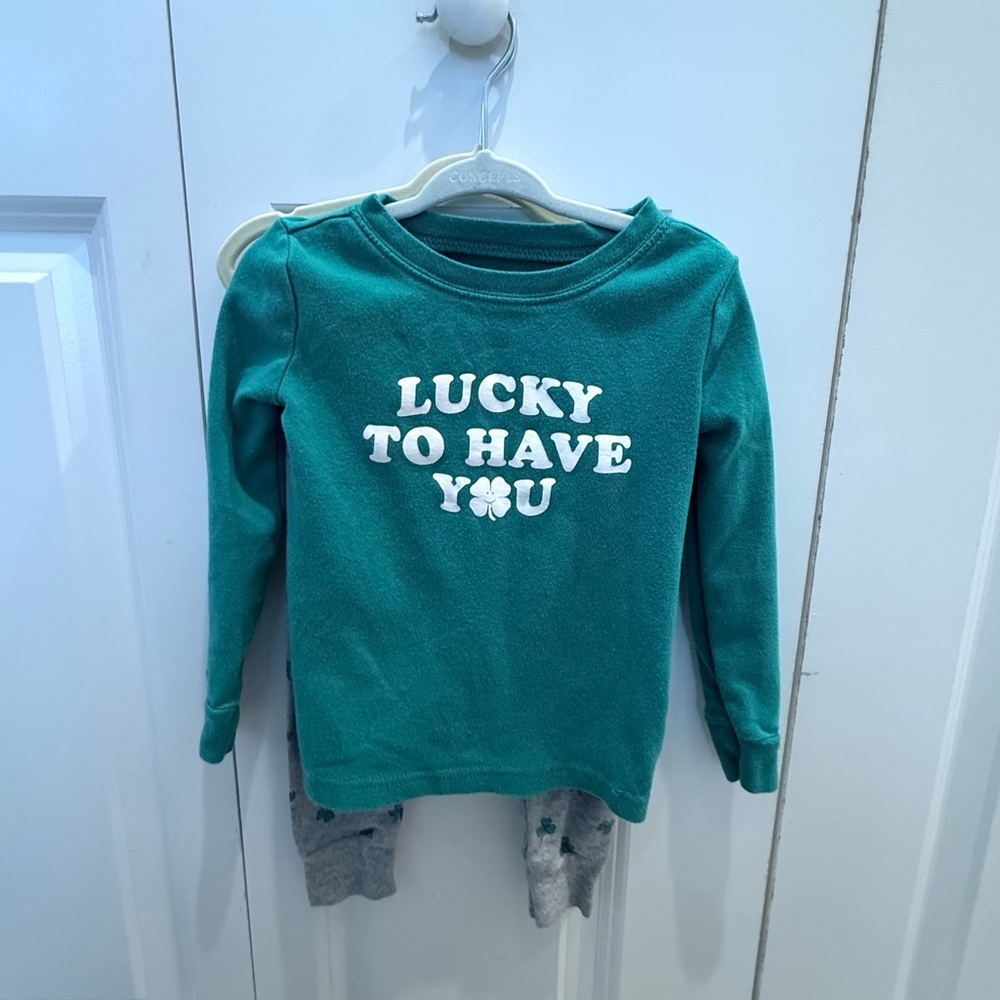 Old Navy Kids at Patrick’s day pajamas 3t gender neutral